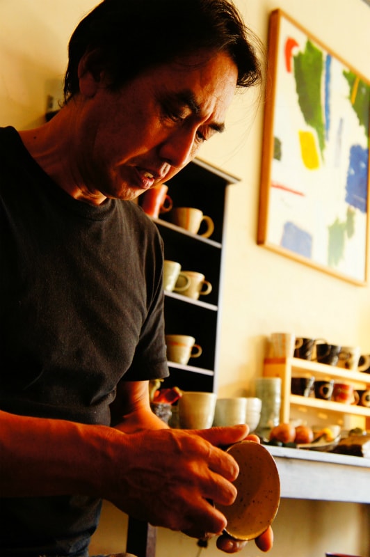 茨城・大子町の陶芸体験のできるお店。オリジナル陶器作りの講師、鈴木道之